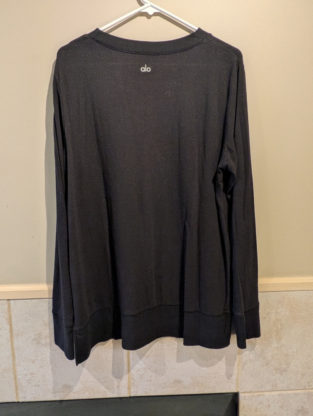 Alo, Long Sleeve Tunic Top, Black, Size L - Picture 2 of 3